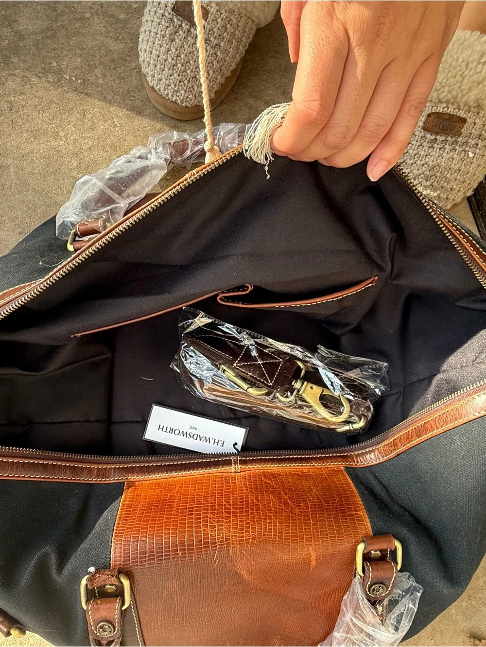 NWT F.H WADSWORTH Men’s Black and Brown Leather-Trim Weekend Duffel